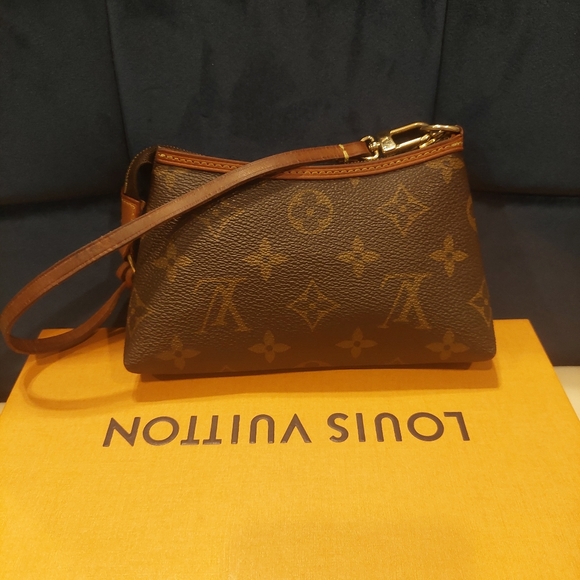 SOLD!! Louis Vuitton Monogram Mini Delightful - Picture 3 of 12